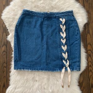 *NWT* Missguided lace detail denim skirt